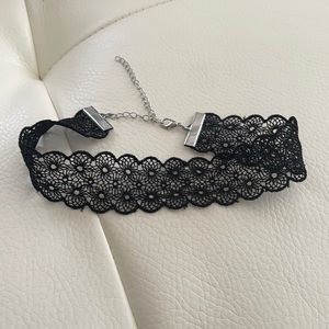 Forever21 | black lace chocker